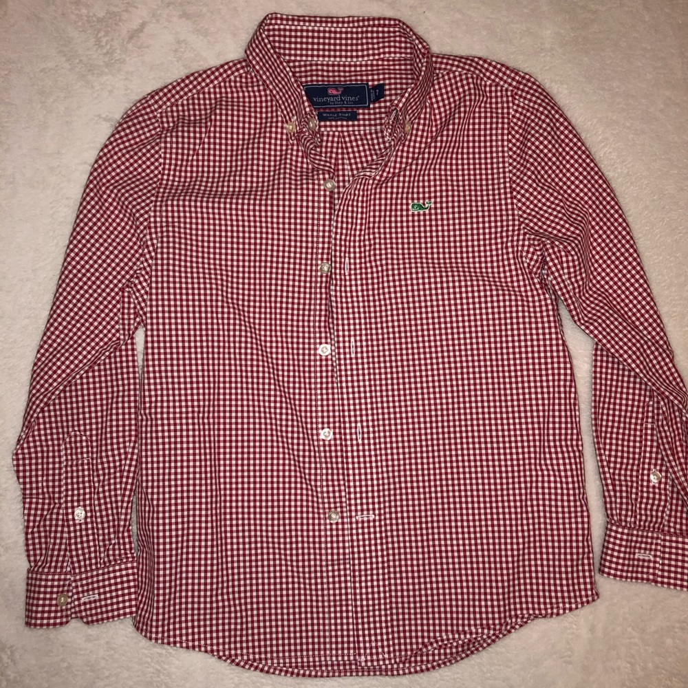 Boys Vineyard Vines collared button down!!